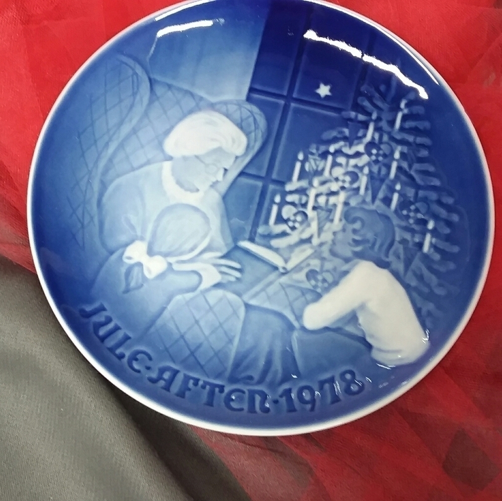 NWB Bing & Grondahl Holiday Collectors Plate 1978, "A Christmas Tale" - Picture 2 of 10